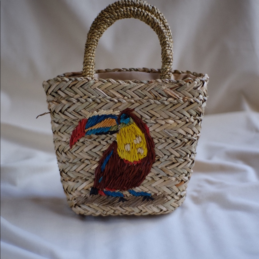 Anthropologie Straw Crossbody Bag with Colorful Toucan Embroidery NWOT - Picture 2 of 9